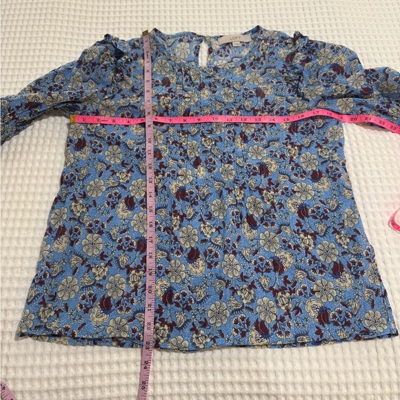 LOFT Shimmer Floral Pintucked Puff Sleeve Top - Size Small - Picture 4 of 7